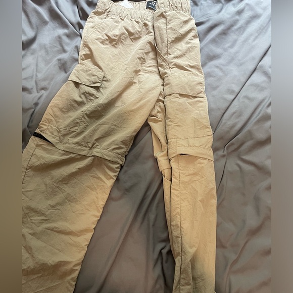 Detachable cargo pants - Picture 3 of 3